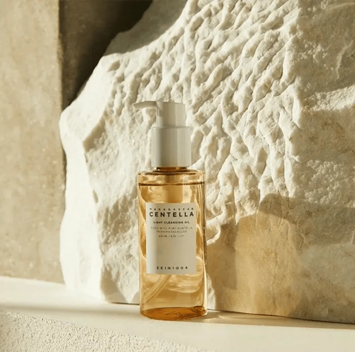 Madagascar Centella Light Cleansing Oil